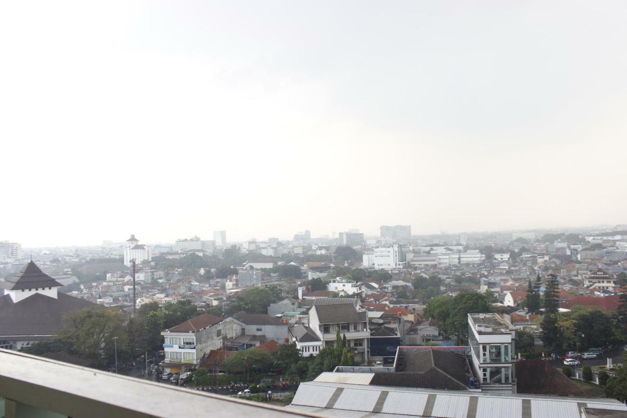 Bright Studio @ Tamansari La Grande Apartment By Travelio Bandung Exterior photo